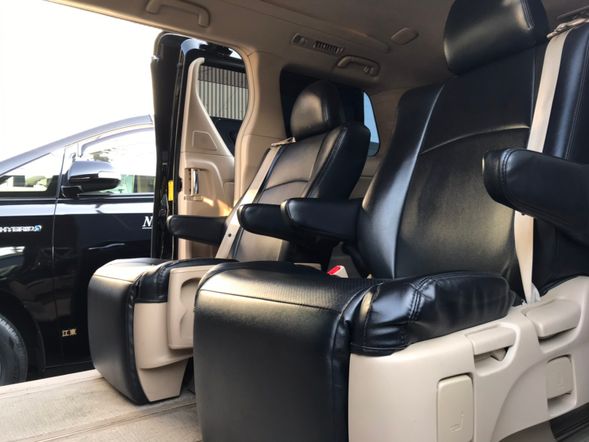 内装一例 (写真は一例であり、車両により仕様が異なる場合がございます)