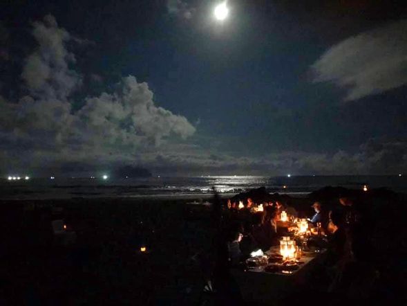 日光落幕,月光升起,大海與之呼喚