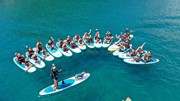 下午團 14:00報到-教練指導-出海(情人灣或豆腐岬)-秘境賊仔澳(七彩石沙灘)- 17:00結束