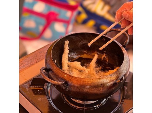 14:00 ワカサギ釣り開始
釣れたらすぐに天ぷらにして食べます。