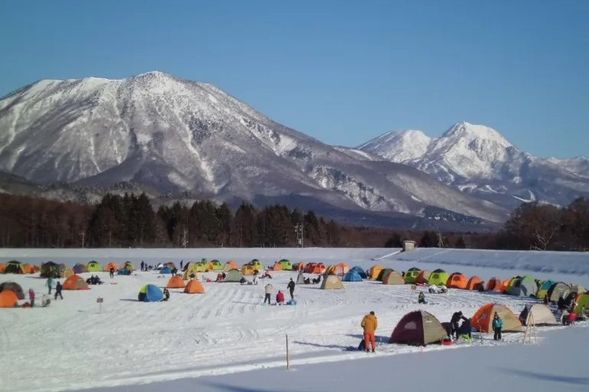 靈仙寺湖冰上釣魚
