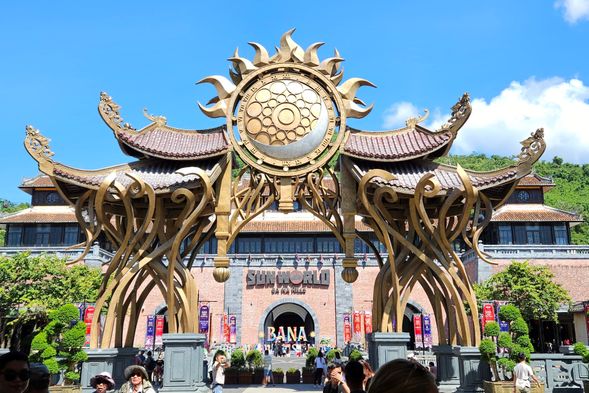 巴拿山太陽世界