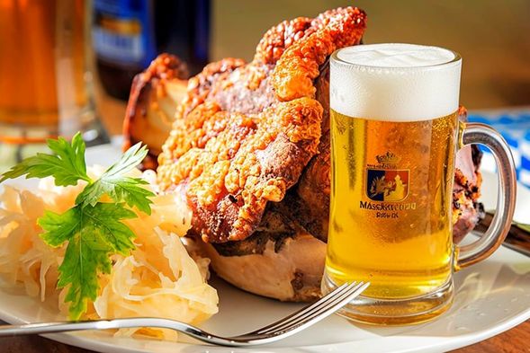 萊茵河景觀餐廳-香烤德豬腳料理