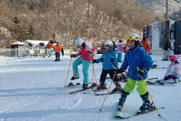 超人氣滑雪場體驗(含每人滑雪用具:雪橇+雪杖+雪鞋)