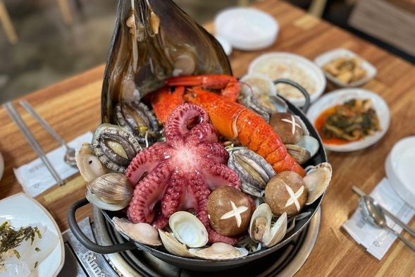 龍蝦海鮮餐火鍋