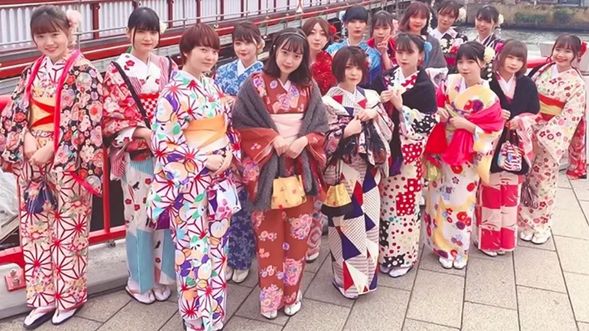 カラフルな着物をたくさんご用意しています