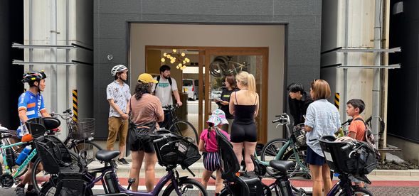 Meet & Gear Setup (approx. 15 mins)
Meet your guide at the starting point, get fitted for your bicycle, and receive a quick tutorial on using your smart intercom helmet. We’ll also cover safety guidelines to ensure a comfortable ride.