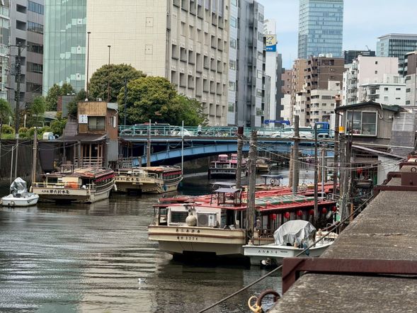 Yanagibashi (The Secret Gateway to Edo)
Our journey begins at Yanagibashi, a historic rivergate where the Kanda and Sumida rivers meet. Once a glamorous and exclusive district, this area holds the secrets of how Tokyo's early water transport system shaped its culture and nightlife. We will set the stage for the tour right here, stepping back into the shadows of old Edo.