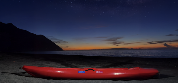 依序開始排隊報到
📷 專業團照+裝備配發
妥善調整救生衣與槳,準備起航