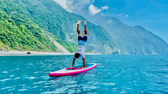 教練也會帶團康活動跟講解海上風光與人文環境