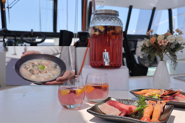 海味早餐:海鮮粥、綜合生魚片(內容依季節而定,圖片僅供參考)