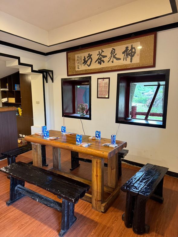 大膽神泉-島上守軍的生命之泉,據說是鄭成功插劍後湧出的泉水,故名神泉;神泉有五個禁忌:禁在井邊屠殺、淋浴、洗頭、井欄上取水、井水洗衣澆菜,另外有傳聞女性接近神泉會讓運勢衰退,導遊多會加以勸誡,是不是真實就不得而知了。