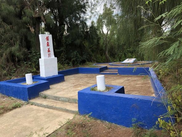 茜露墓園-此為了紀念德國狼犬「神犬茜露」中尉以及其英勇事蹟。