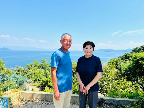 素敵なお二人が、皆さまを温かくお迎えします。