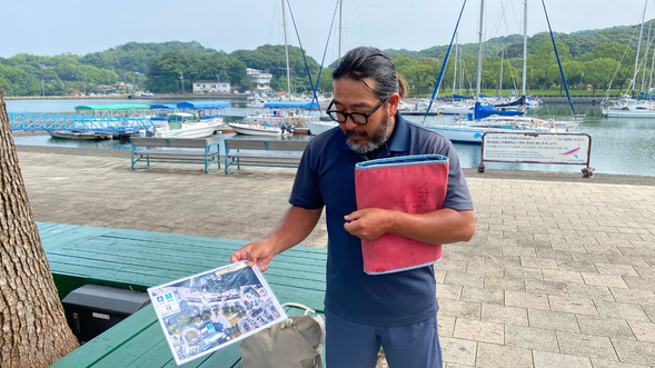 The instructor will explain important safety guidelines before the tour begins. A pamphlet is also provided.