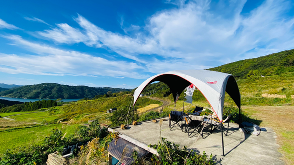 Relax with tea time using your handmade bamboo cup while overlooking the rice terraces.