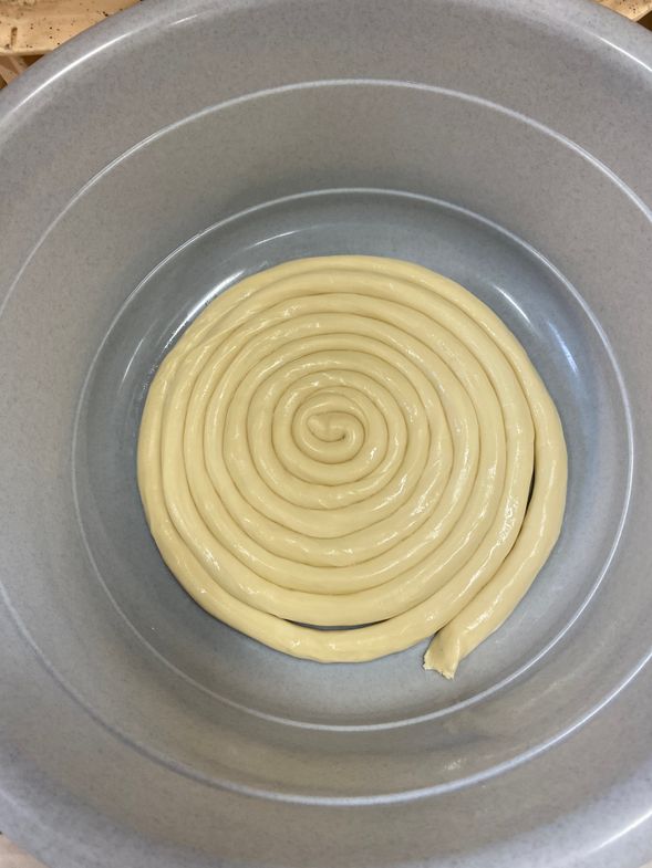 インストラクターと一緒に、五島うどん作り体験にチャレンジ!