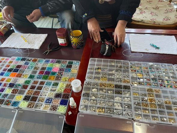 Choose a rosary and create your bracelet and kaleidoscope.