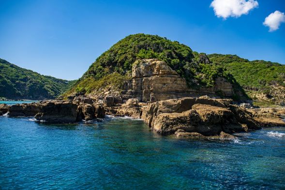 クルージングならでは!個性豊かな島々との出会いを楽しめます。