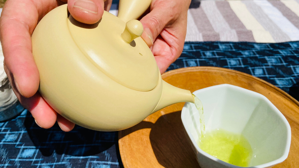 淹れたてのお茶はやっぱり格別。