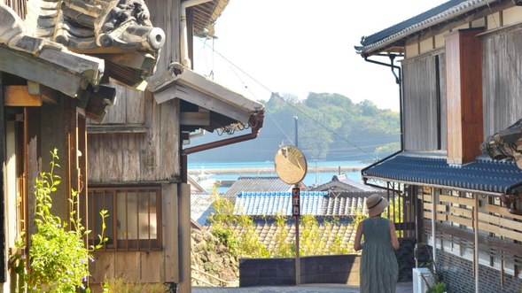 After the tour, you’re free to continue exploring the island at your own pace.