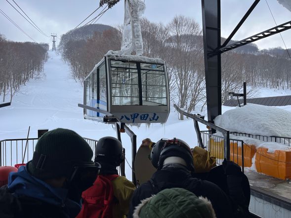 【山頂公園駅へ移動】所要時間:10分
【RW待ち時間:30分の場合】
10:00~10:10
【RW待ち時間:60分の場合】
10:30~10:40
【RW待ち時間:90分の場合】
11:00~11:10
【RW待ち時間:120分の場合】
11:30~11:40
【RW待ち時間:150分の場合】
12:00~12:10