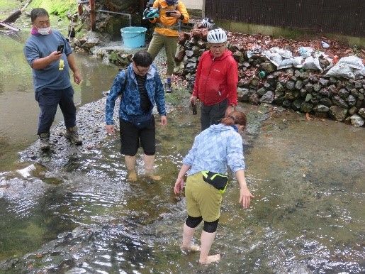 冷泉でクーリング