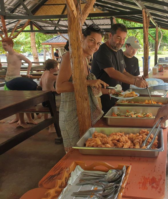龜島享用自助午餐