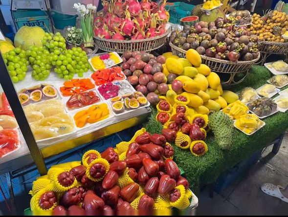 當地市場體驗
帕艾市場 Phra Yai Market
蘇梅島當地市場,裡頭有許多有趣的商店、食品及海鮮。