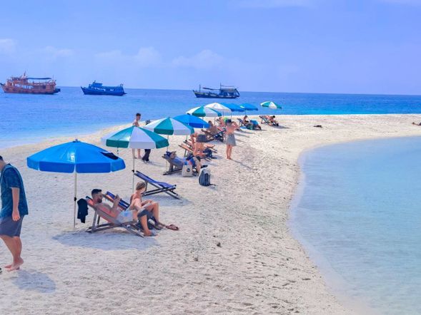 在南園島的日式庭院享受海底奇妙世界, 欣賞絕美風景, 眼前的三座小島以潔白的沙灘相連, 享受悠閒愜意的時光