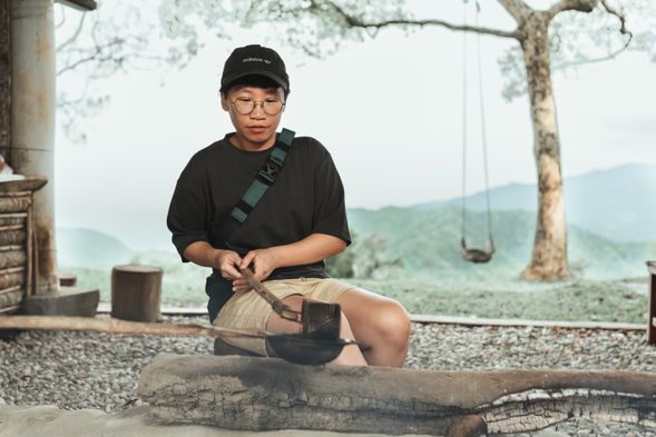 入門版 + 上山Chill版 _ 火烤咖啡豆看似簡單,但其中的門道也是滿滿的細節啊!烤的時間多一點少一點,距離火源多一些少一些結果就會完全不同,其中的樂趣你不來體驗一下嗎?