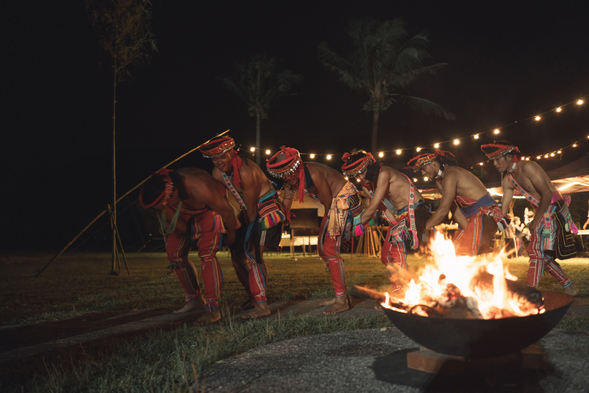 圍火派對|部落歌手與大家互動及經典的卡拉OK歡唱