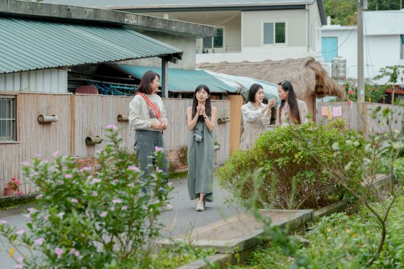 或許你想象中的部落生活會很枯燥,但其實給自己一些「無所事事 」的時間,讓自己慢下腳步在部落裡散步,反而是生活裡最重要的調劑呢!