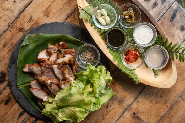 月光下耕吧樹洞餐桌