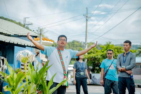 在部落,有很多講故事的高手,貓公部落的過去點滴,部落裡有趣的小店,傳承至今的各種工藝技法,讓部落族人跟你說!