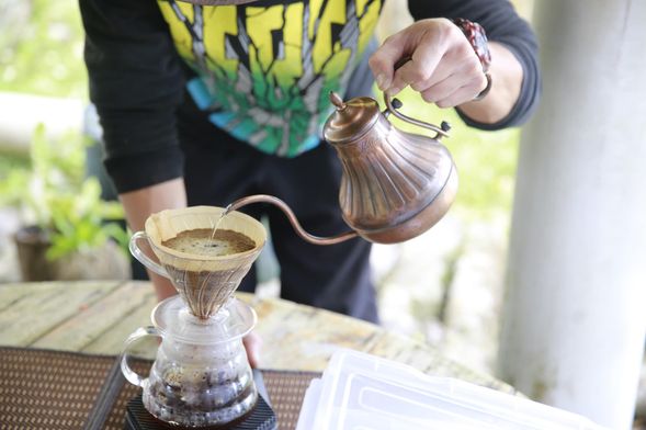 每天都跟咖啡打交道的海岸咖啡親手幫你沖泡,究竟是怎麼樣的好滋味呢?