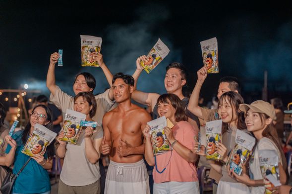 有酒有肉更要有朋友!東海岸部落夥伴和大家趣味互動、玩遊戲、抽大獎,一起留下難得的歡樂回憶