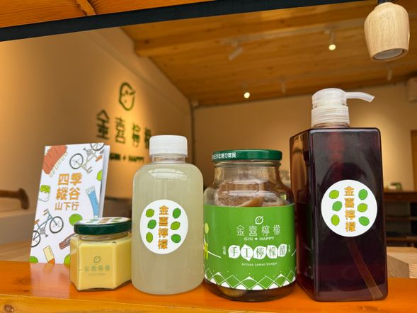 你&檸檬的四季怎麼過?!春天做酸酸甜甜的檸檬果醬;夏天來釀消暑的檸檬醋;秋天來調檸檬飲;冬天來做檸檬清潔劑