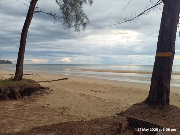 Day 2: Morning activities & Departure
- Sunrise beach walk
- leisure time/ swim