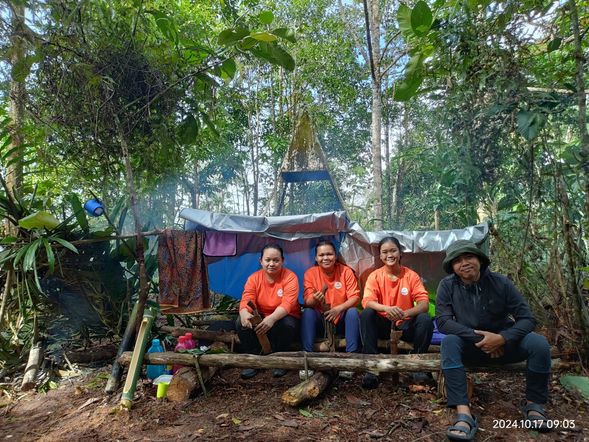 Day 1:
- White Water Rafting (Morning)
- Bushcraft Experience (Afternoon)
