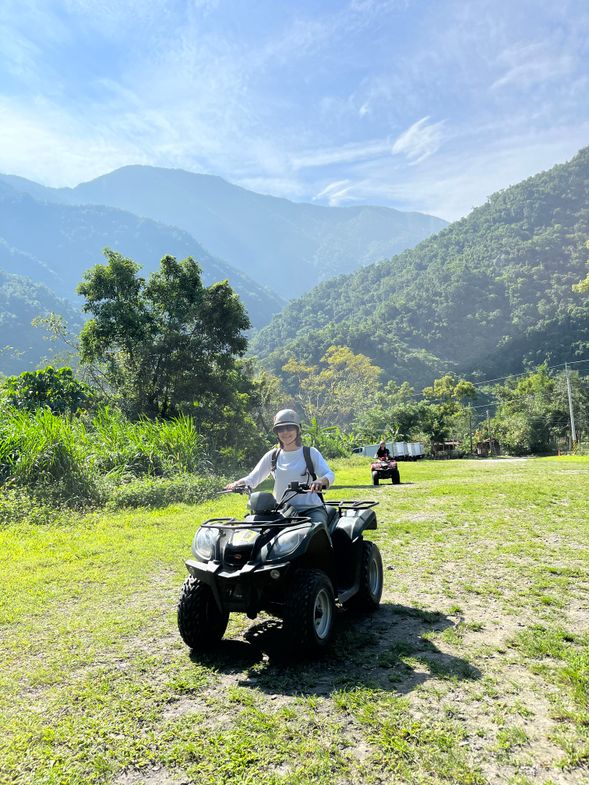 空曠場地練習沙灘車操作騎乘