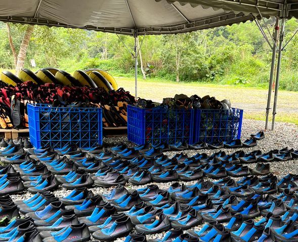 請穿著合適的下水服裝,跟教練領取活動裝備~