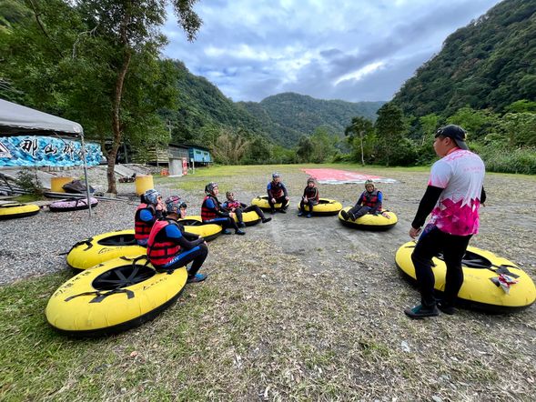 仔細聆聽行前講解,以確保活動過程安全無虞~