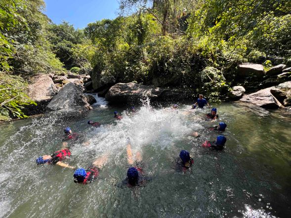三五好友成群相揪,團隊互助促進交流!