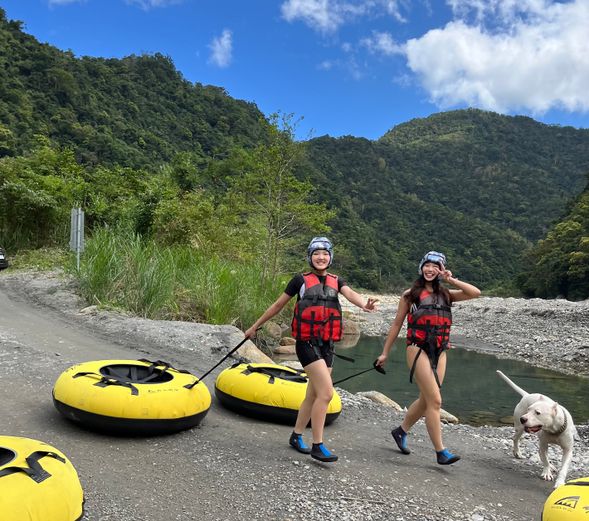 帶著一顆愉快的心前往南澳南溪開始漂流探險囉!