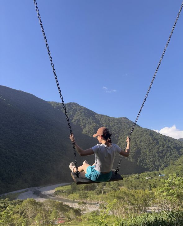 抵達網美盪鞦韆,從高處一覽山林溪谷美景,好玩好拍好漂亮!