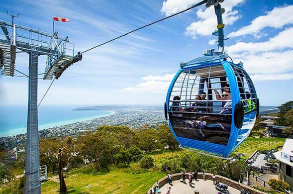 到达亚瑟王座山角,可乘坐缆车直达山顶【自费项目】