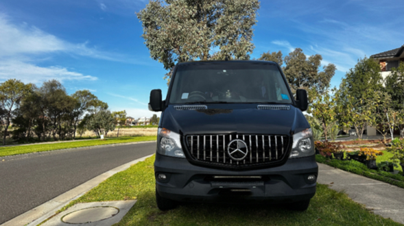 本产品为精品小团
值班车型: 奔驰12座(每车11人)