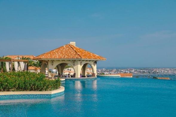 🏢住宿: Centara Mirage Resort Mui Ne 五星度假村酒店或同等級