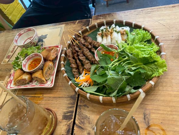 🍽️早餐:飯店內享用
🍽️午餐:越南風味餐
🍽️晚餐:烤肉米線